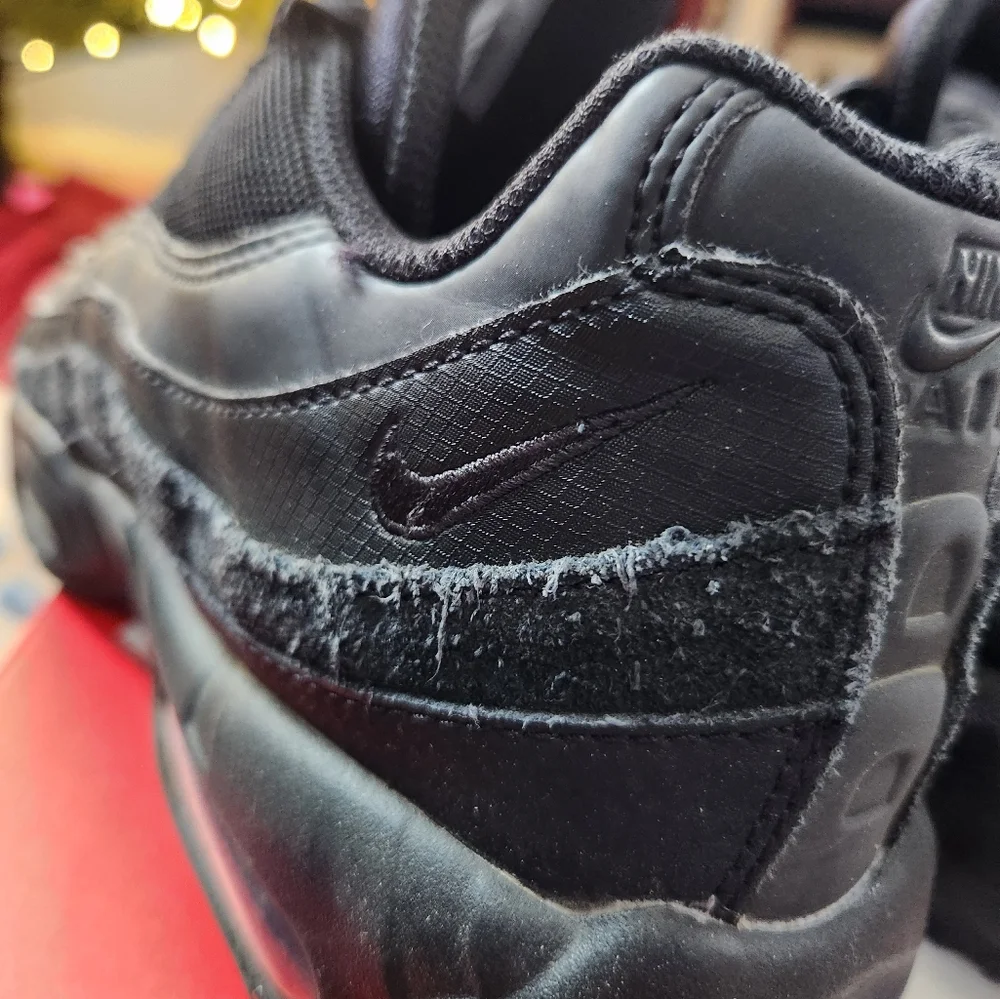 Mens Air Max 95 Essentials - Picture 6 of 11